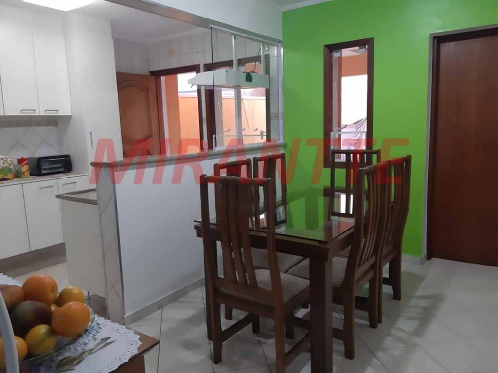 Sobrado de 128m² com 3 quartos em Santa Teresinha