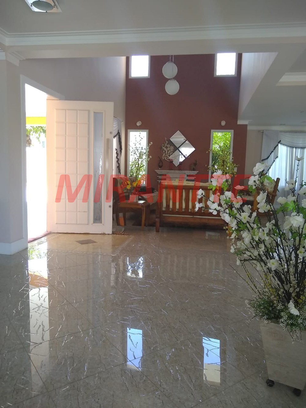 Sobrado de 800m² com 5 quartos em Jardim Colonial