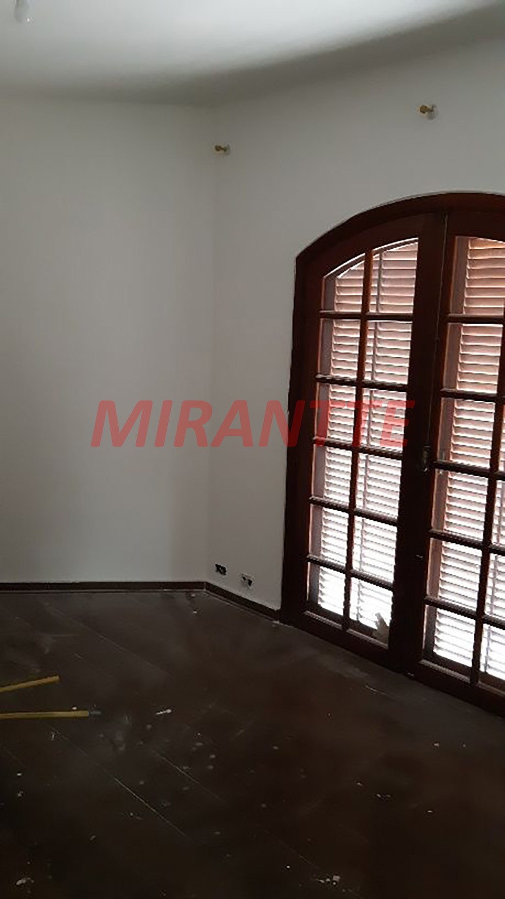 Sobrado de 350m² com 6 quartos em Imirim