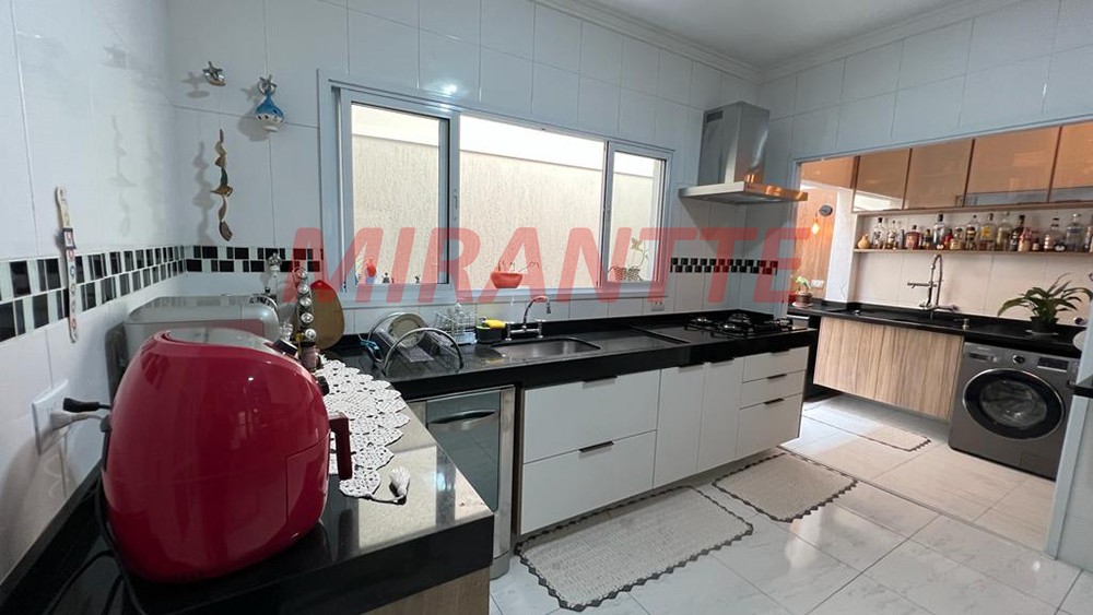Sobrado de 170m² com 3 quartos em Santana