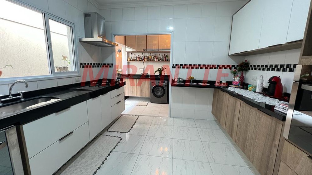 Sobrado de 170m² com 3 quartos em Santana