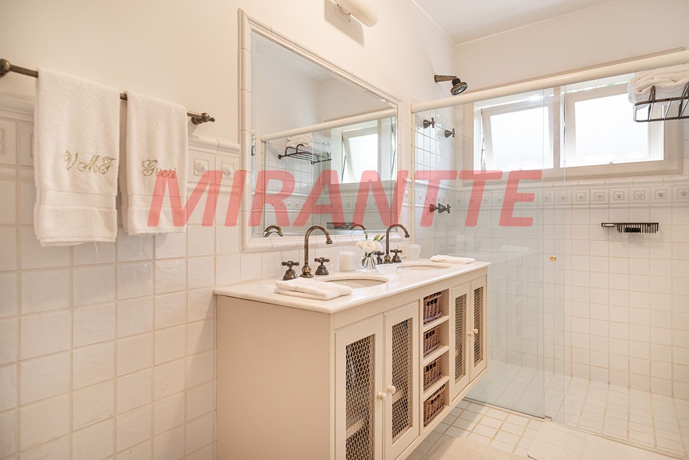 Sobrado de 526m² com 7 quartos em Praia Da Baleia