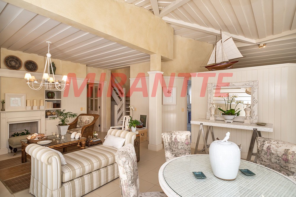 Sobrado de 526m² com 7 quartos em Praia Da Baleia