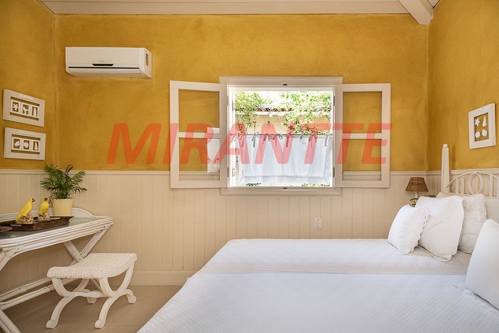Sobrado de 526m² com 7 quartos em Praia Da Baleia