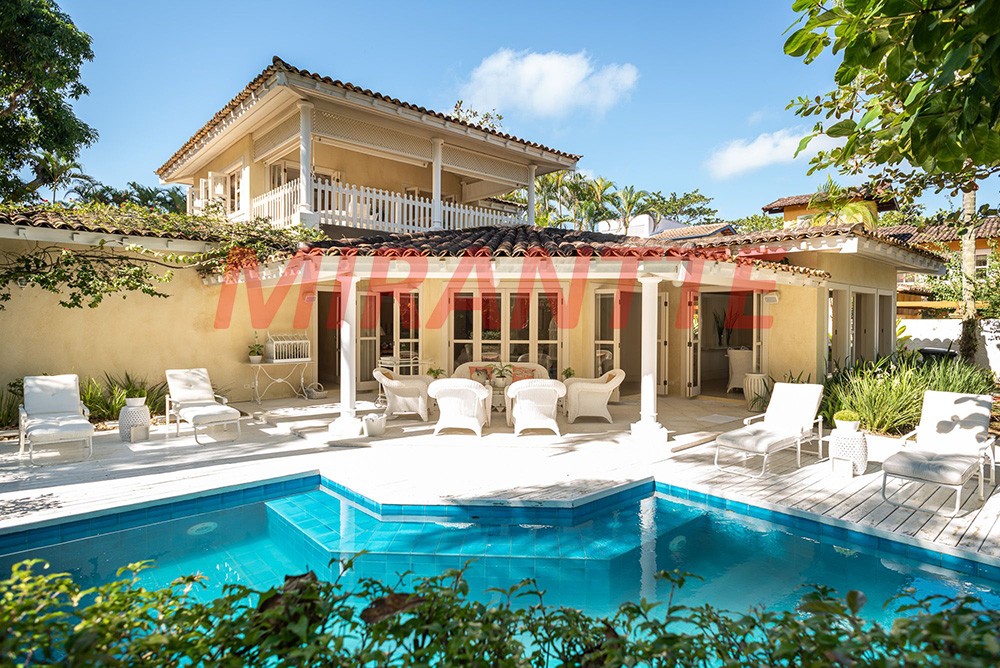 Sobrado de 526m² com 7 quartos em Praia Da Baleia