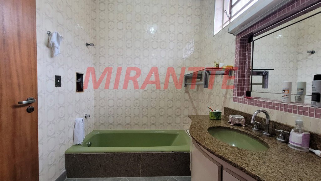 Sobrado de 175m² com 3 quartos em Bortolândia