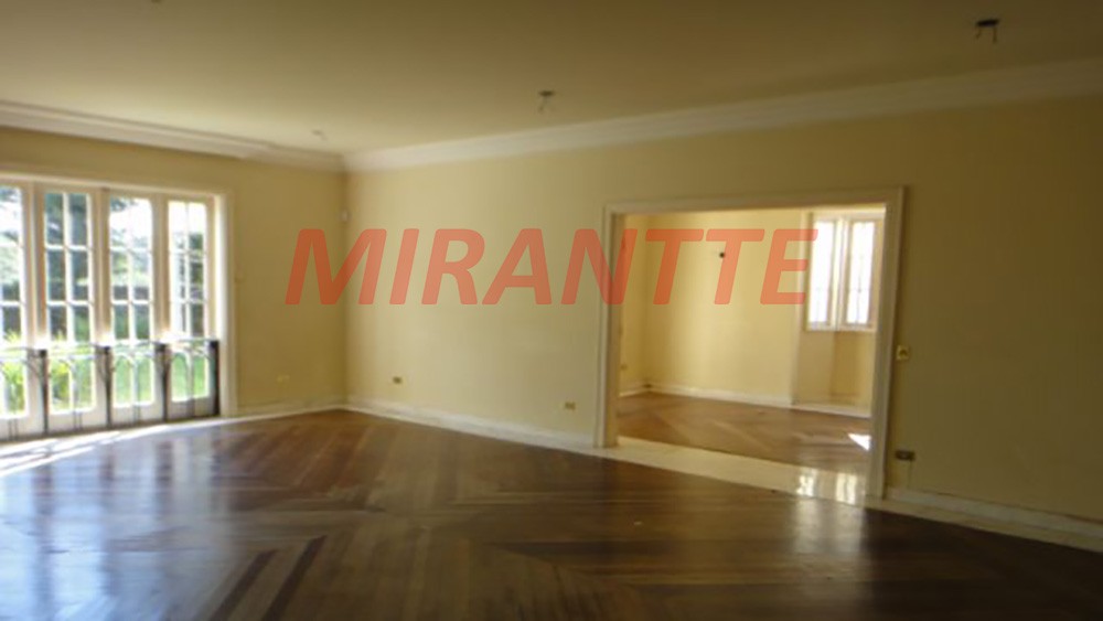 Sobrado de 447m² com 4 quartos em Cidade Jardim
