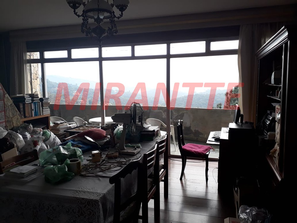 Casa terrea de 450m² com 3 quartos em Serra da Cantareira