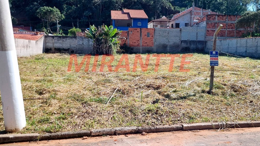 Terreno de 695m² em ITAPEMA
