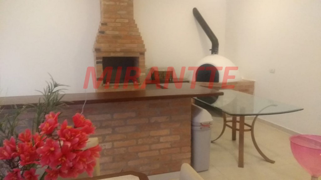Sobrado de 254m² com 3 quartos em Serra Da Cantareira