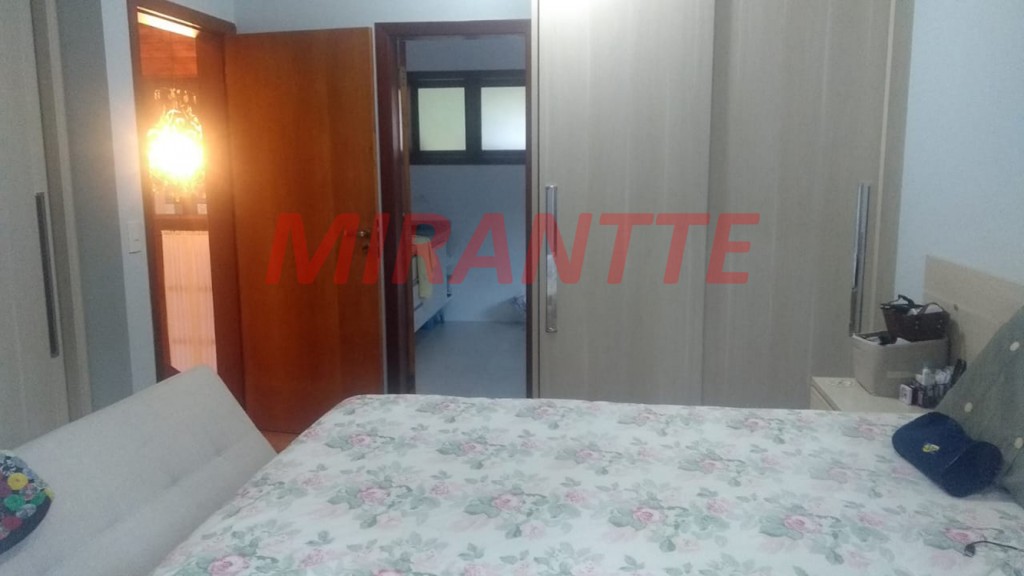 Sobrado de 254m² com 3 quartos em Serra Da Cantareira