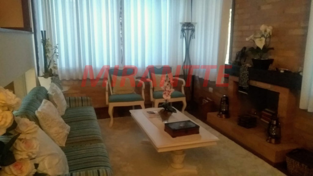 Sobrado de 254m² com 3 quartos em Serra Da Cantareira