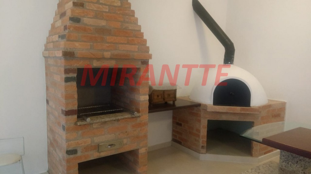 Sobrado de 254m² com 3 quartos em Serra Da Cantareira