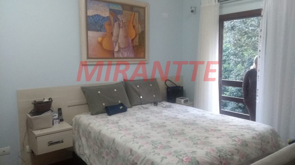 Sobrado de 254m² com 3 quartos em Serra Da Cantareira