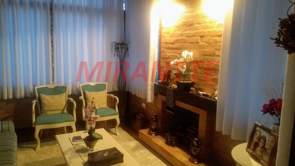 Sobrado de 254m² com 3 quartos em Serra Da Cantareira