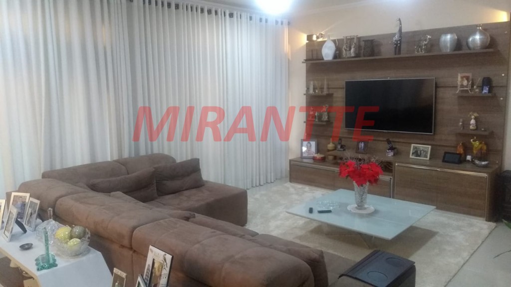 Sobrado de 254m² com 3 quartos em Serra Da Cantareira