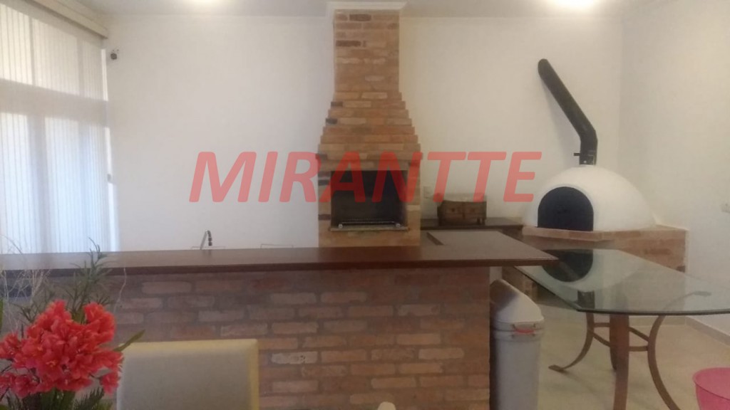 Sobrado de 254m² com 3 quartos em Serra Da Cantareira