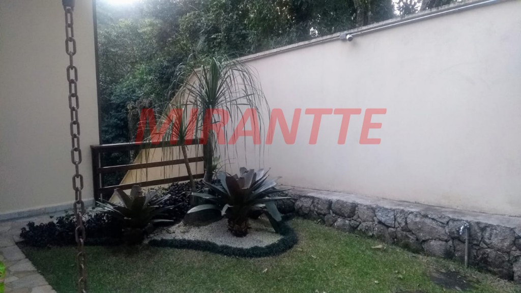 Sobrado de 254m² com 3 quartos em Serra Da Cantareira