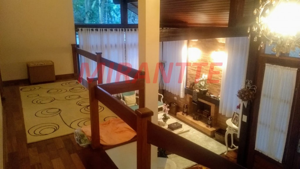 Sobrado de 254m² com 3 quartos em Serra Da Cantareira