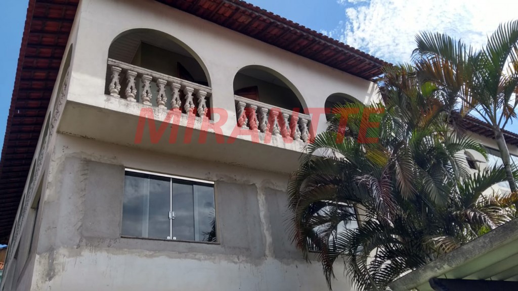 Sobrado de 350m² com 3 quartos em Centro – Mairiporã
