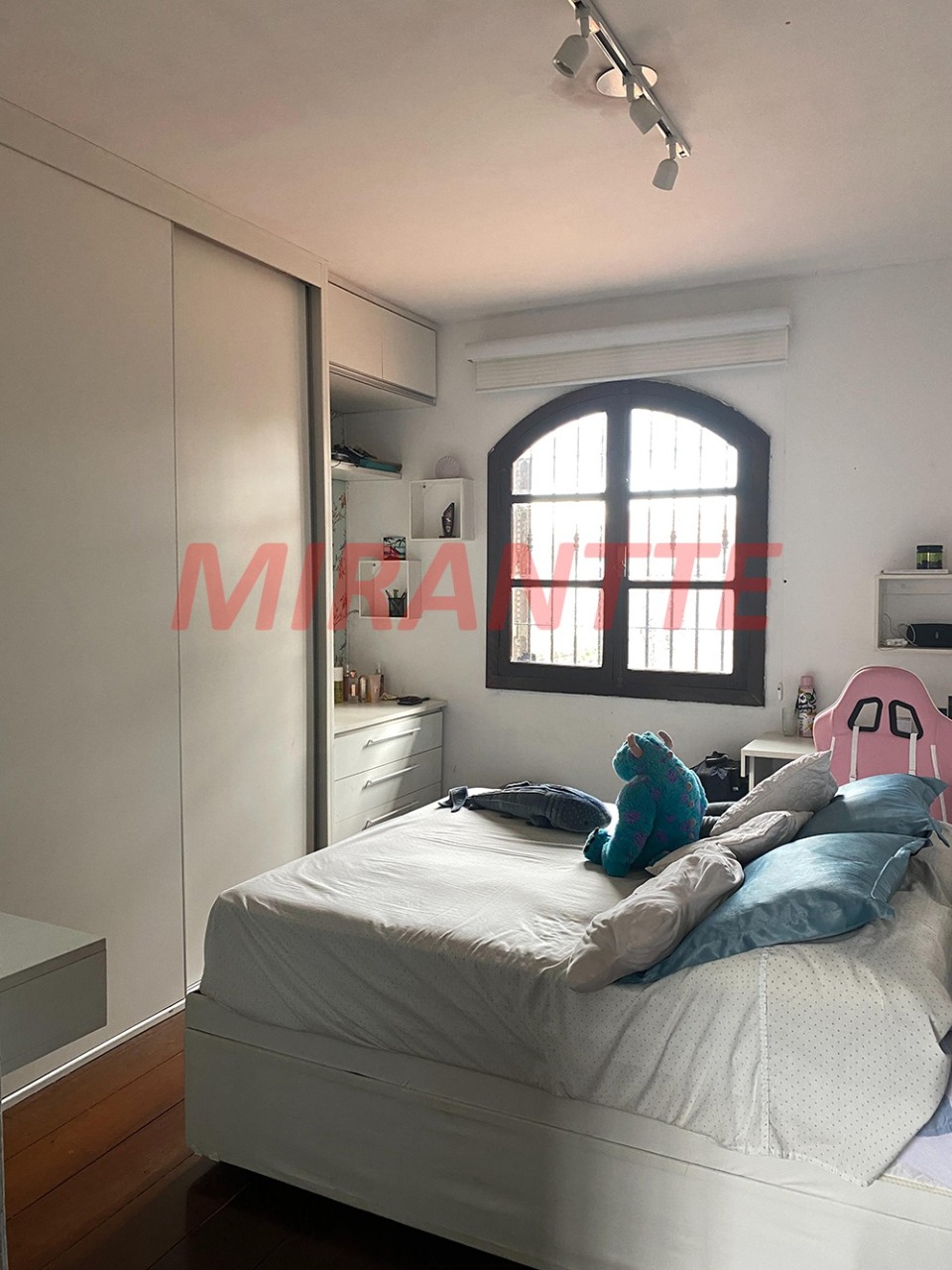 Sobrado de 266m² com 4 quartos em Casa Verde