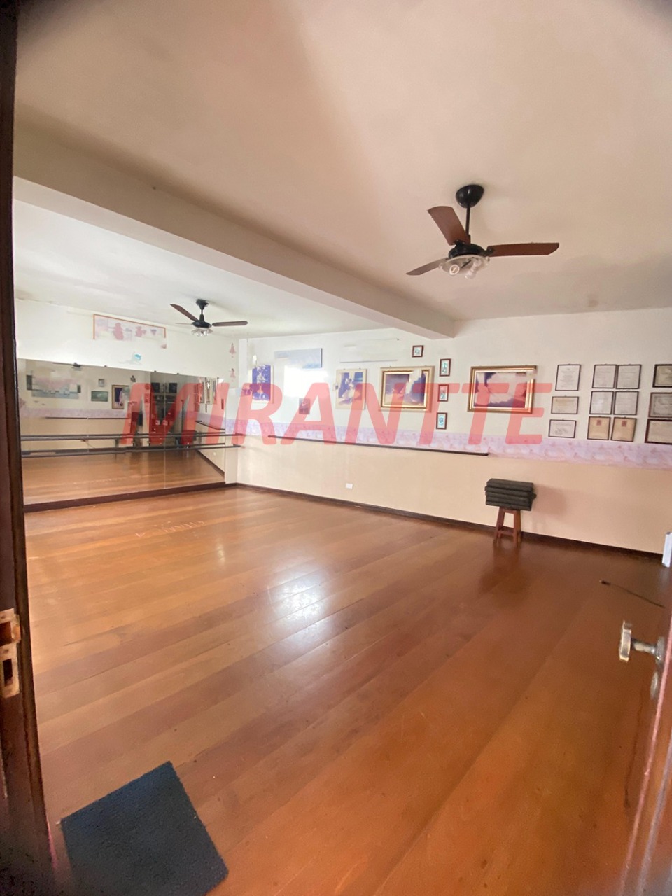 Sobrado de 266m² com 4 quartos em Casa Verde