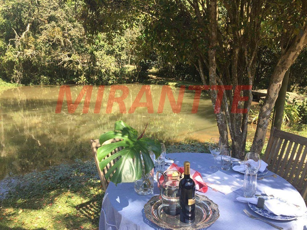 Casa terrea de 835m² com 4 quartos em Serra Da Cantareira