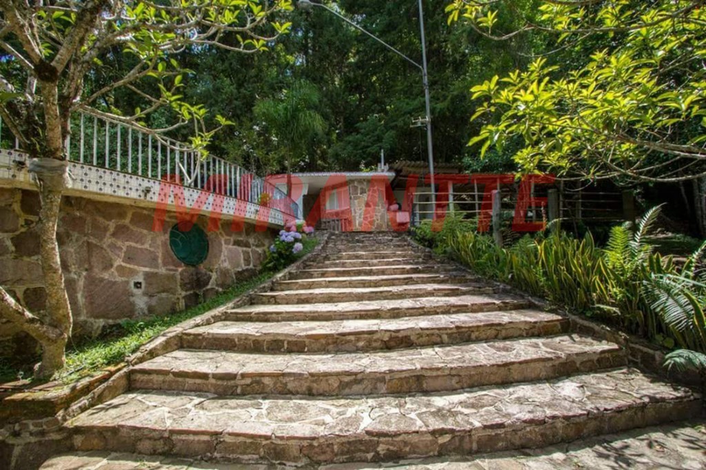 Casa terrea de 835m² com 4 quartos em Serra Da Cantareira