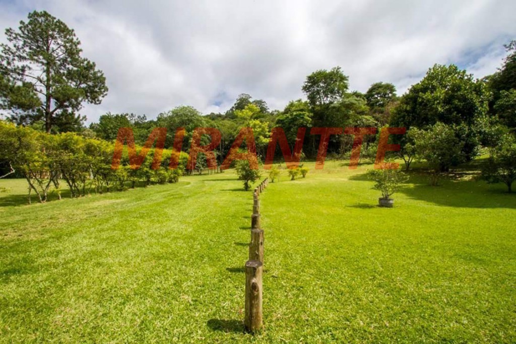 Casa terrea de 835m² com 4 quartos em Serra Da Cantareira