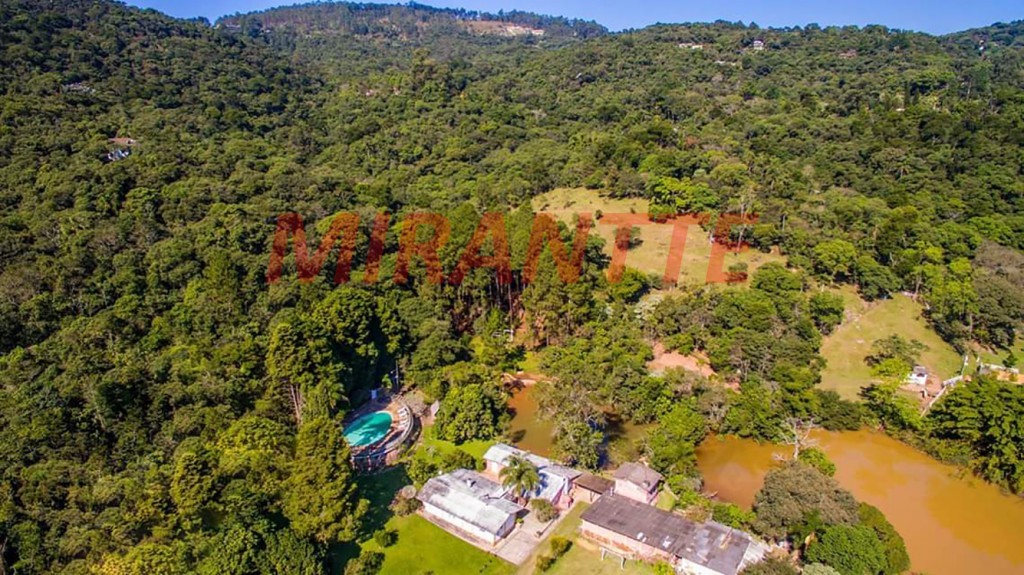Casa terrea de 835m² com 4 quartos em Serra Da Cantareira