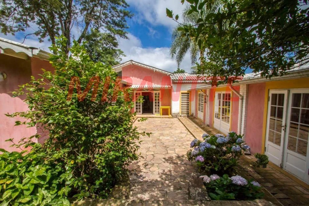 Casa terrea de 835m² com 4 quartos em Serra Da Cantareira