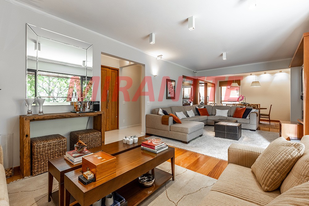 Apartamento de 272m² com 4 quartos em Campo Belo