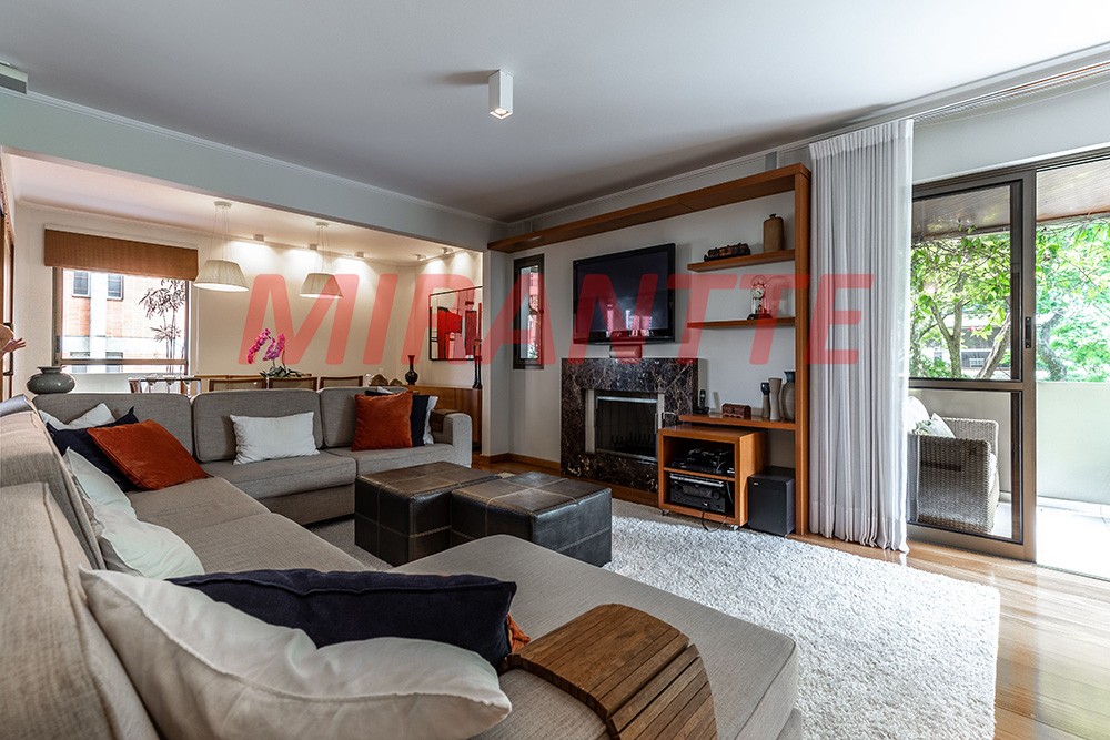 Apartamento de 272m² com 4 quartos em Campo Belo