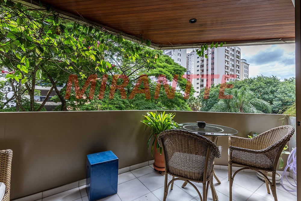 Apartamento de 272m² com 4 quartos em Campo Belo