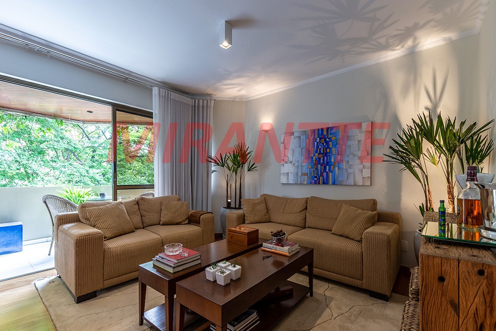 Apartamento de 272m² com 4 quartos em Campo Belo