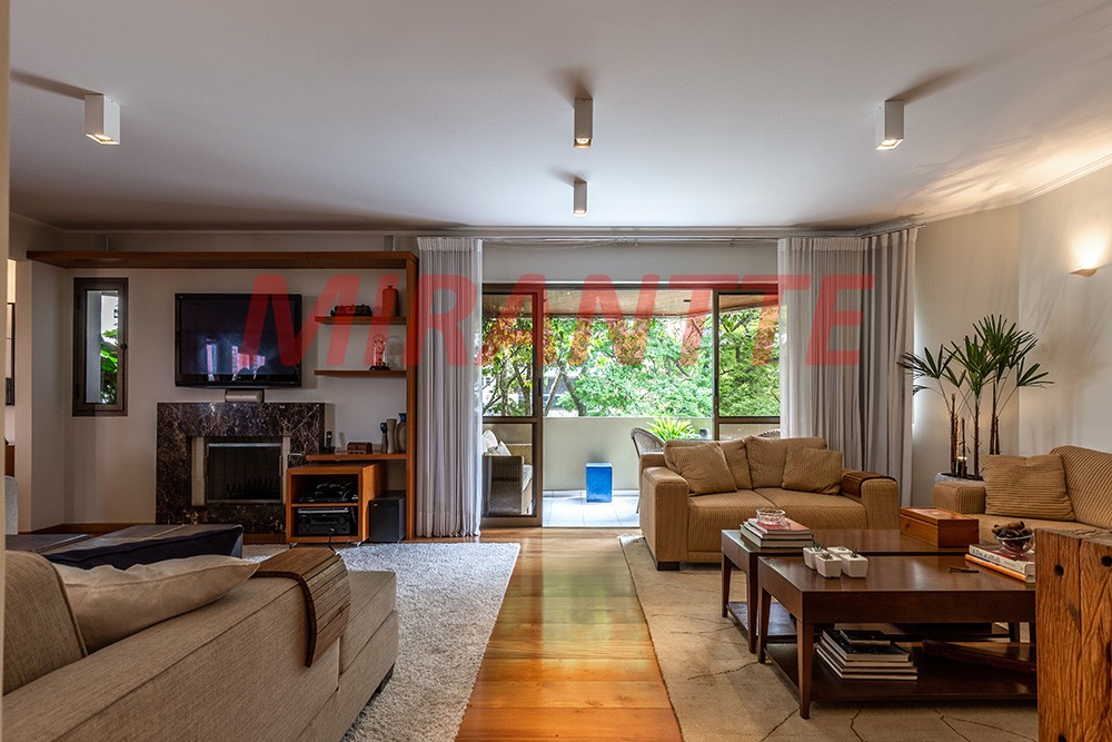 Apartamento de 272m² com 4 quartos em Campo Belo