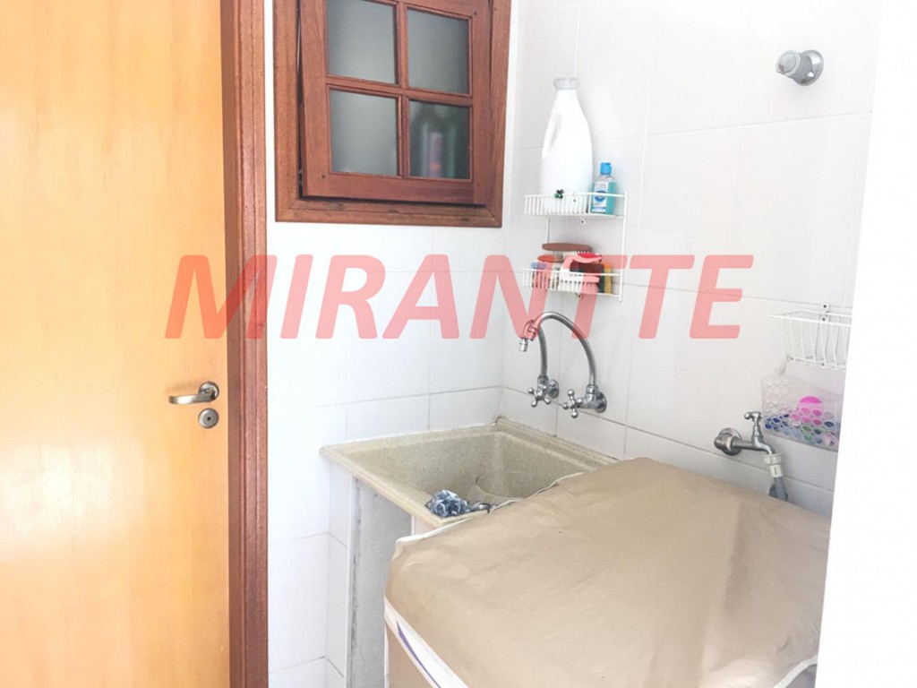 Sobrado de 270m² com 3 quartos em Parque Vitoria