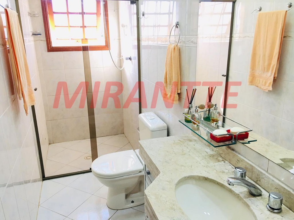 Sobrado de 270m² com 3 quartos em Parque Vitoria