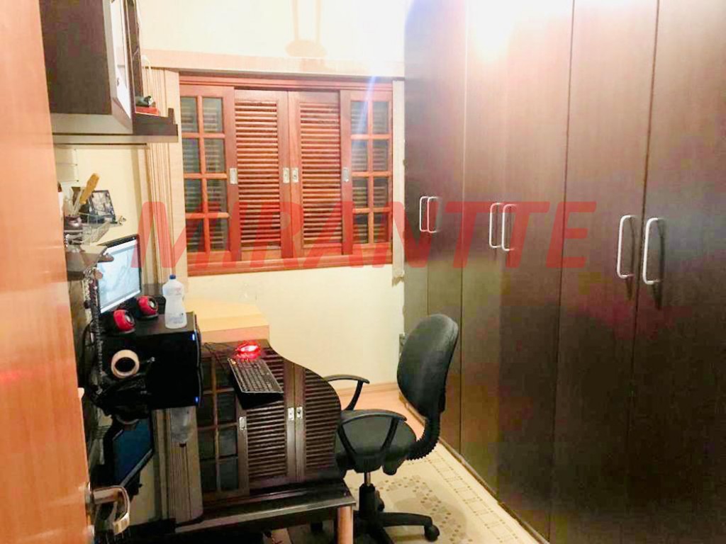 Sobrado de 270m² com 3 quartos em Parque Vitoria