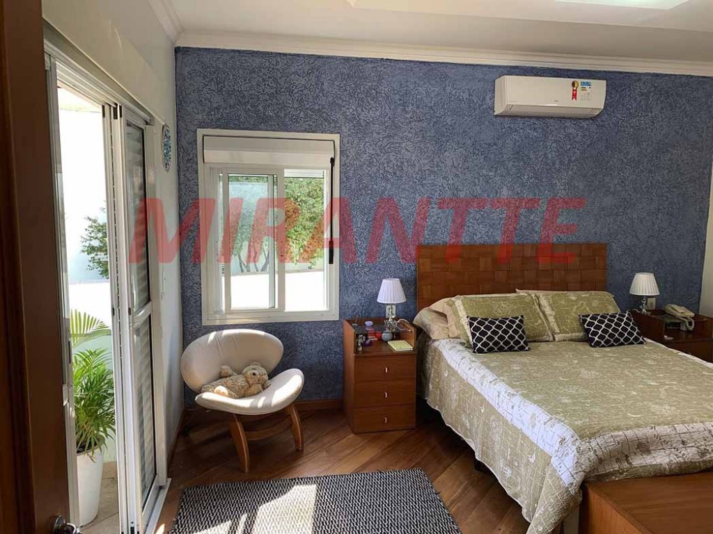 Sobrado de 700m² com 5 quartos em Jardim São Bento