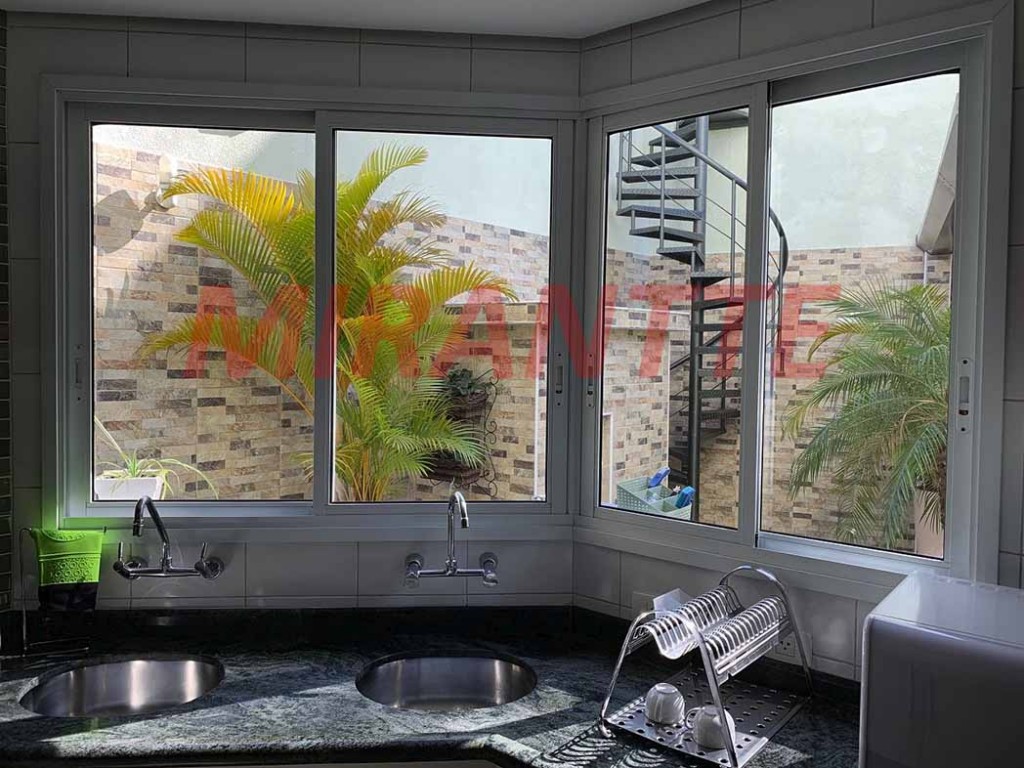 Sobrado de 700m² com 5 quartos em Jardim São Bento