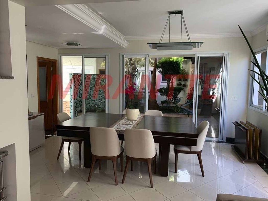 Sobrado de 700m² com 5 quartos em Jardim São Bento