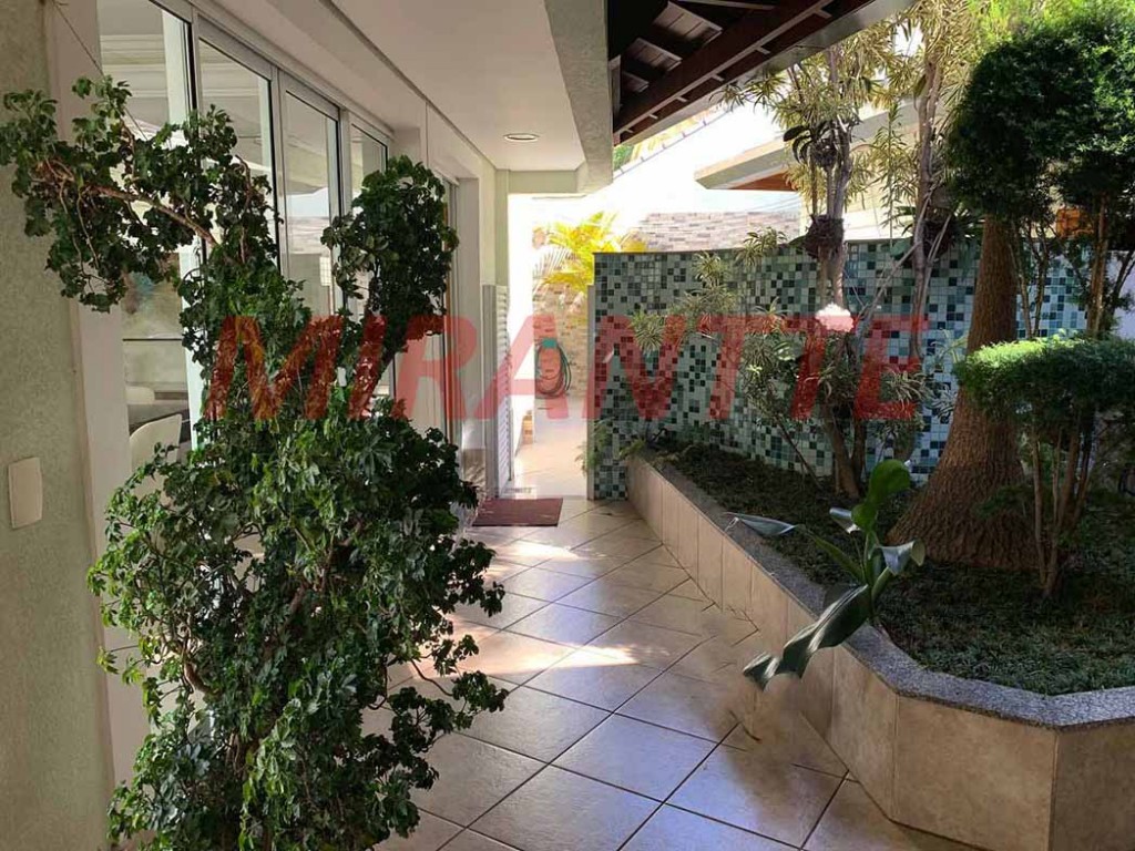 Sobrado de 700m² com 5 quartos em Jardim São Bento