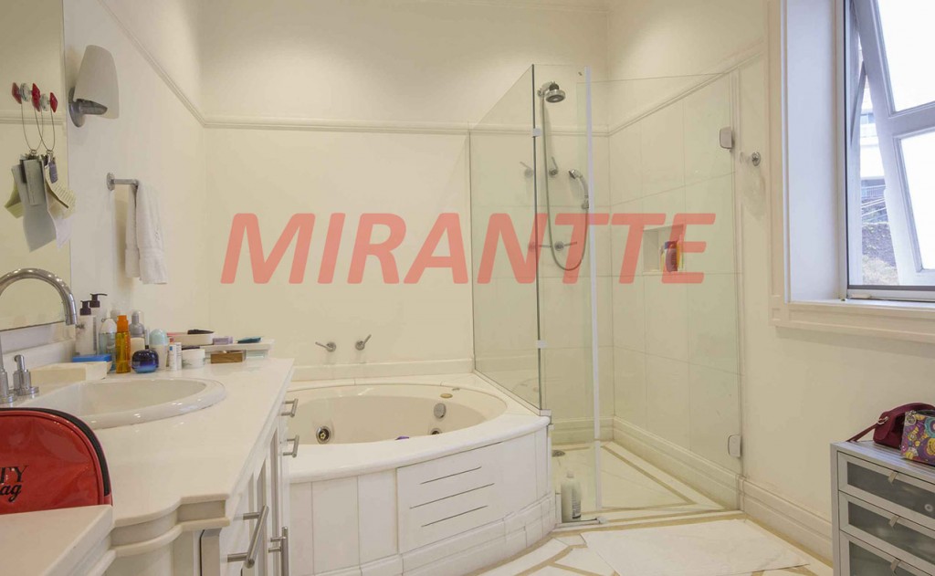 Sobrado de 1100m² com 5 quartos em Morumbi