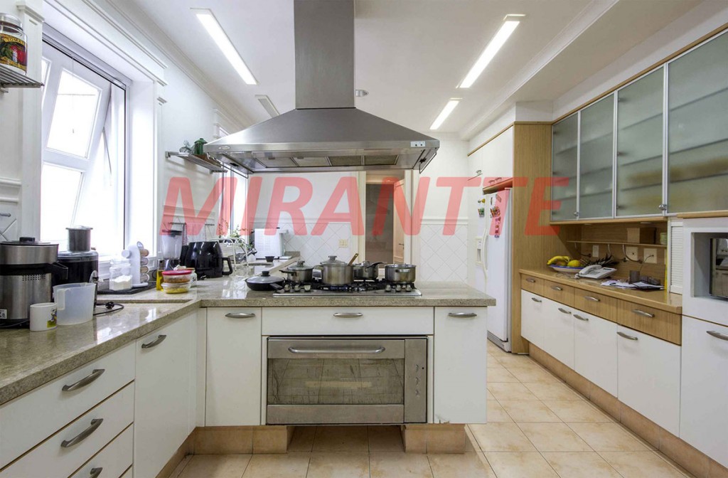 Sobrado de 1100m² com 5 quartos em Morumbi