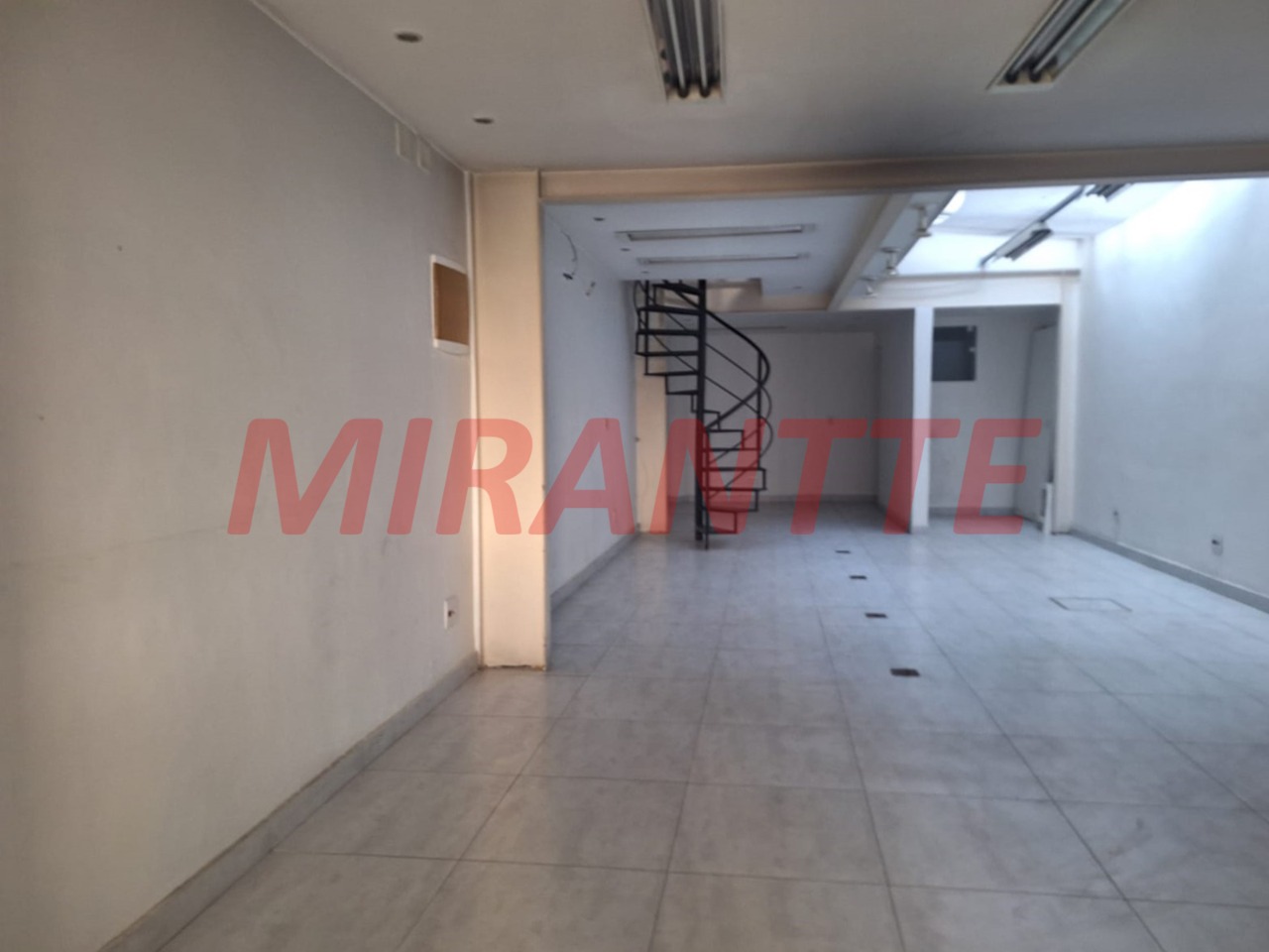 Comercial de 125m² em Santana