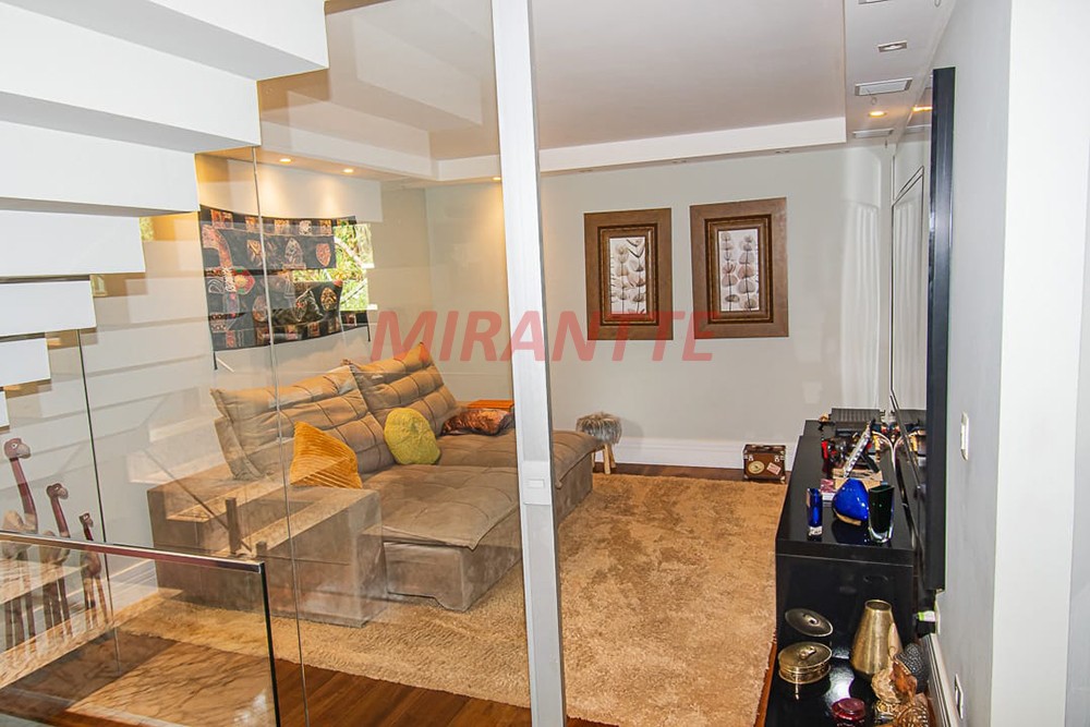 Sobrado de 320m² com 4 quartos em Jardim Bibi