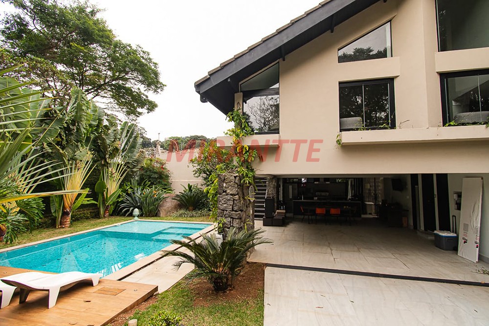 Sobrado de 320m² com 4 quartos em Jardim Bibi