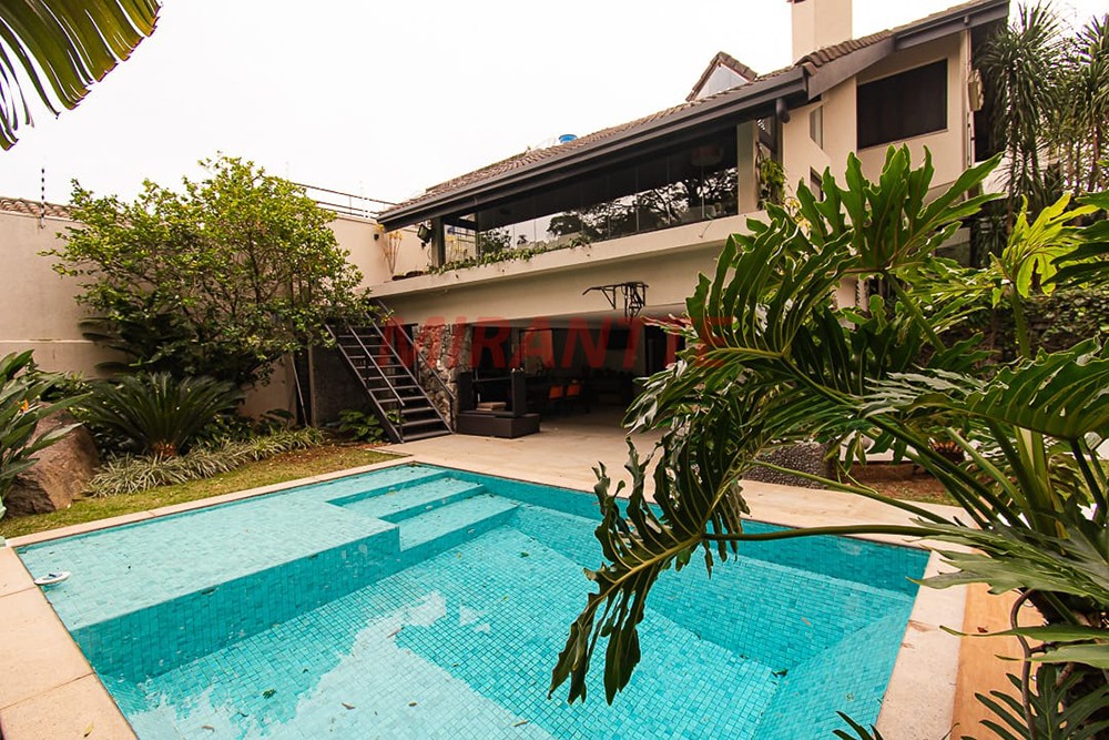 Sobrado de 320m² com 4 quartos em Jardim Bibi
