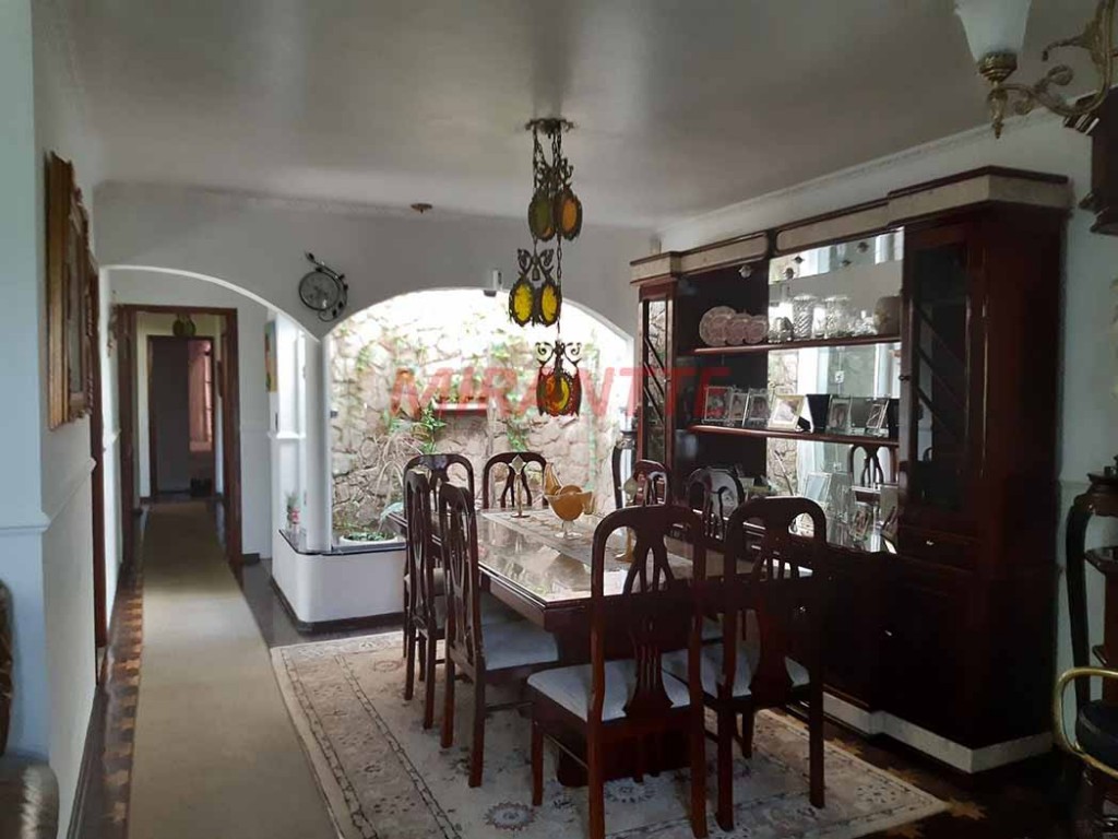Casa terrea de 237m² com 3 quartos em Santa Teresinha